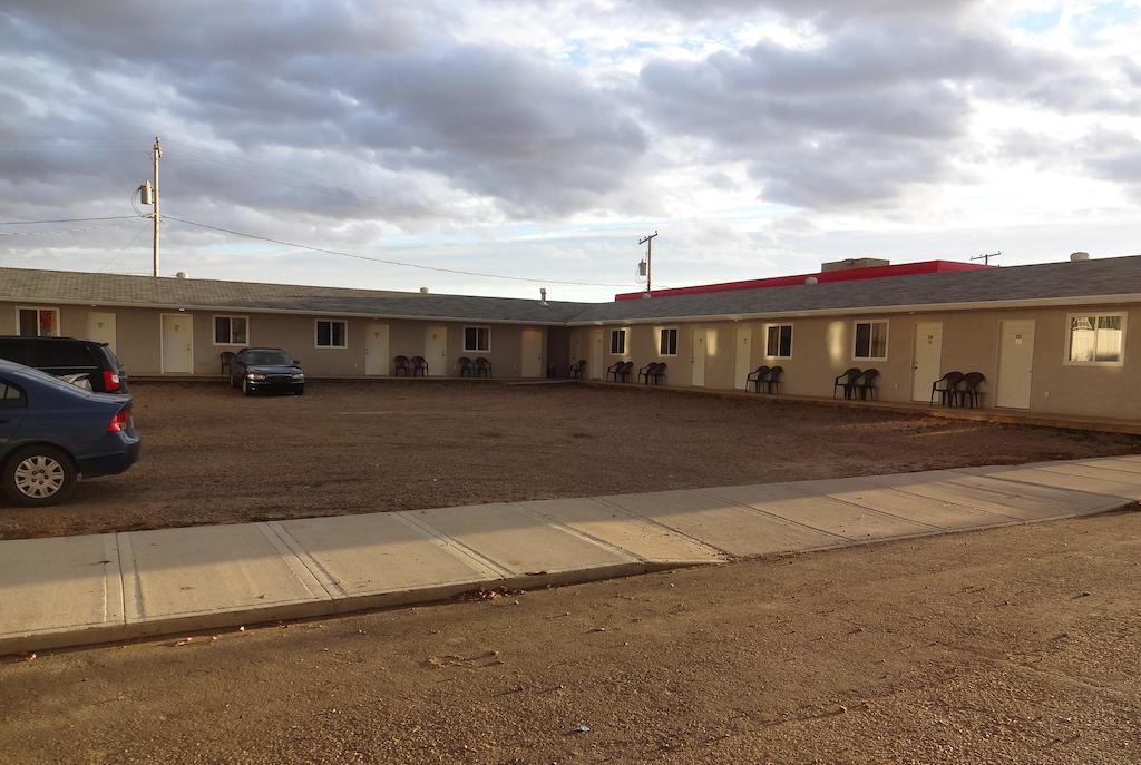 King'S Hotel & Motel By Elevate Rooms Shaunavon Экстерьер фото