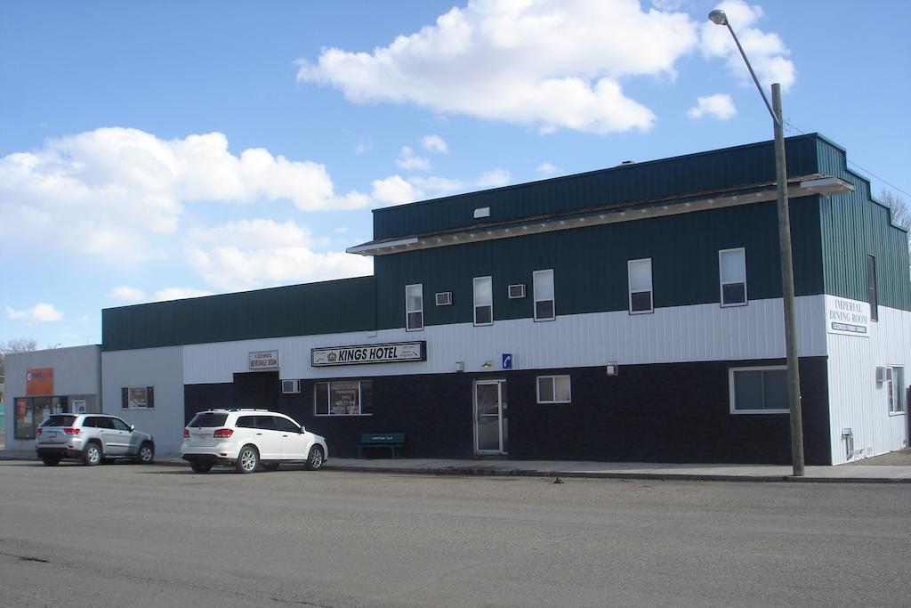 King'S Hotel & Motel By Elevate Rooms Shaunavon Экстерьер фото