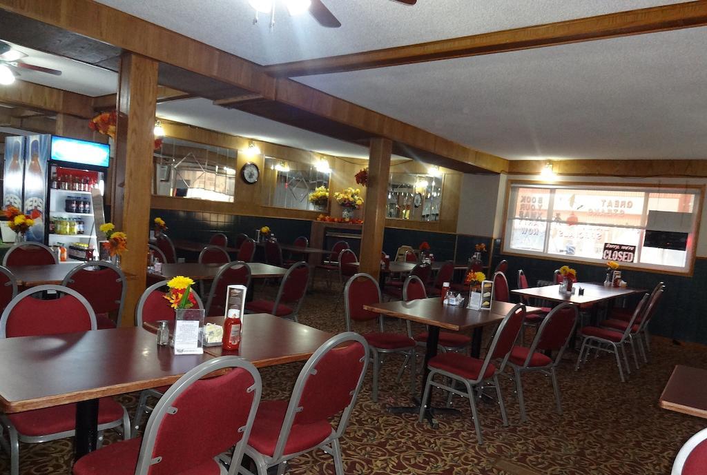 King'S Hotel & Motel By Elevate Rooms Shaunavon Экстерьер фото